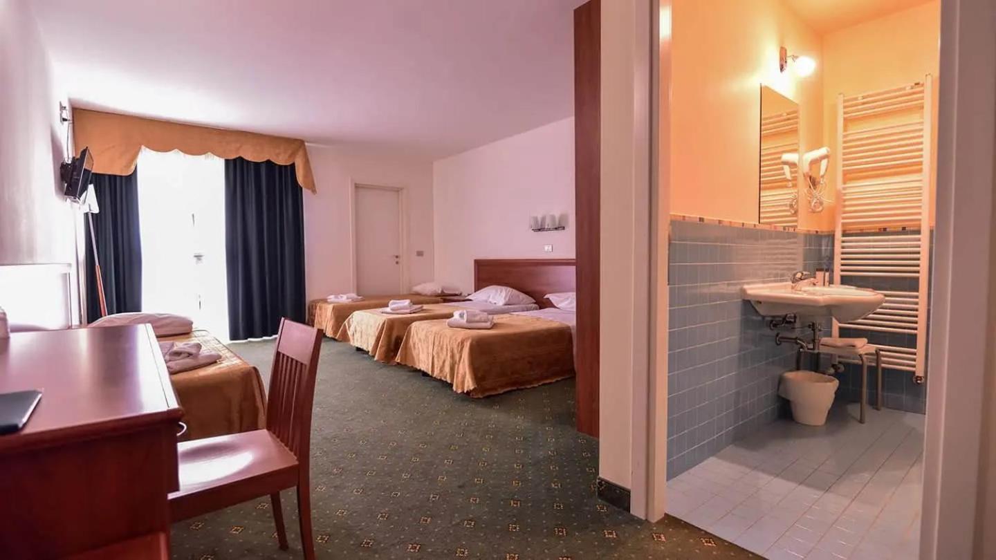 Standard Hotel Udine Pradamano Екстер'єр фото
