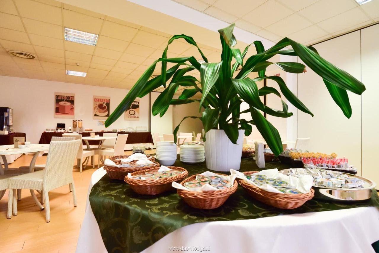 Standard Hotel Udine Pradamano Екстер'єр фото