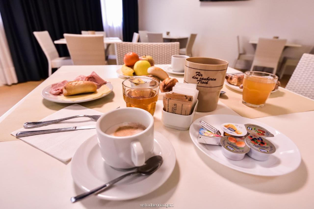 Standard Hotel Udine Pradamano Екстер'єр фото