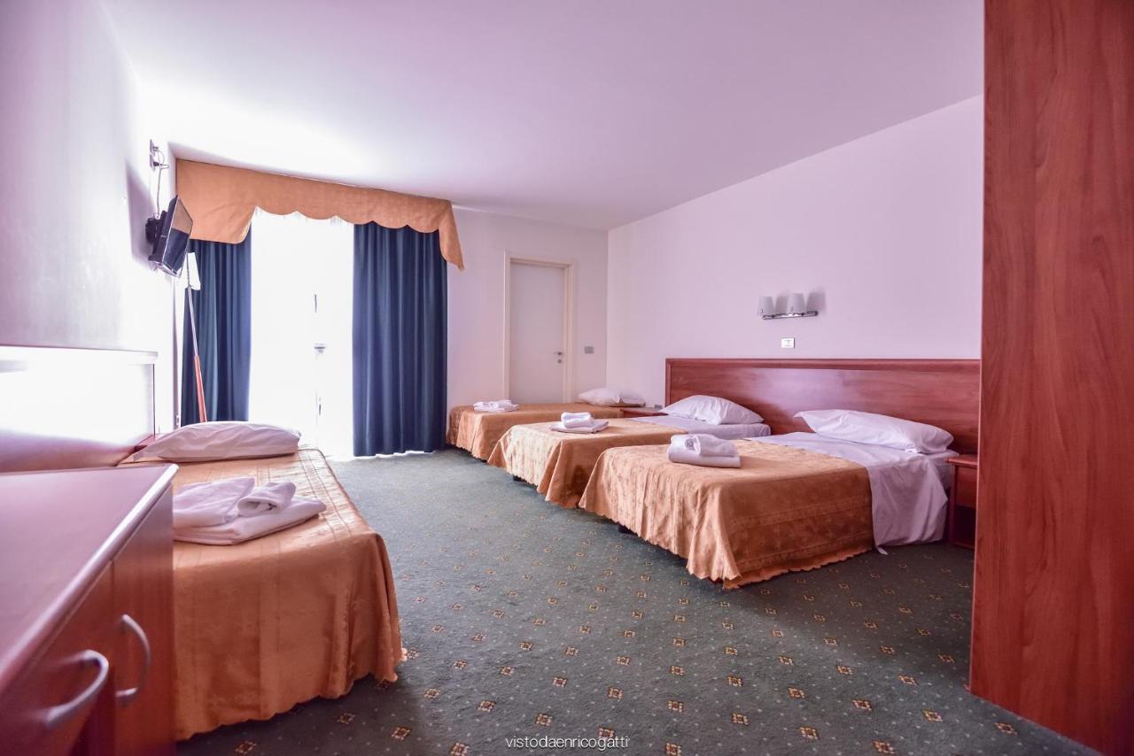Standard Hotel Udine Pradamano Екстер'єр фото