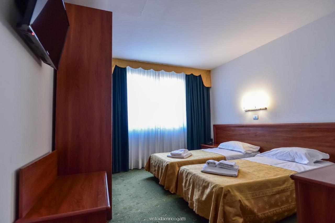 Standard Hotel Udine Pradamano Екстер'єр фото