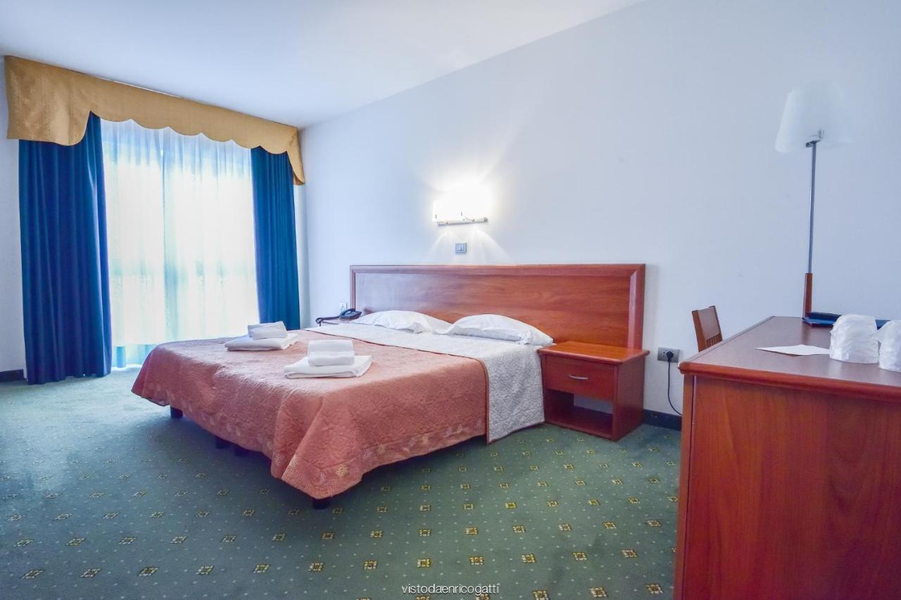 Standard Hotel Udine Pradamano Екстер'єр фото