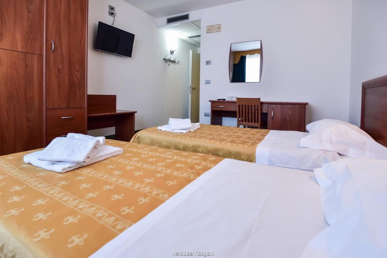 Standard Hotel Udine Pradamano Екстер'єр фото