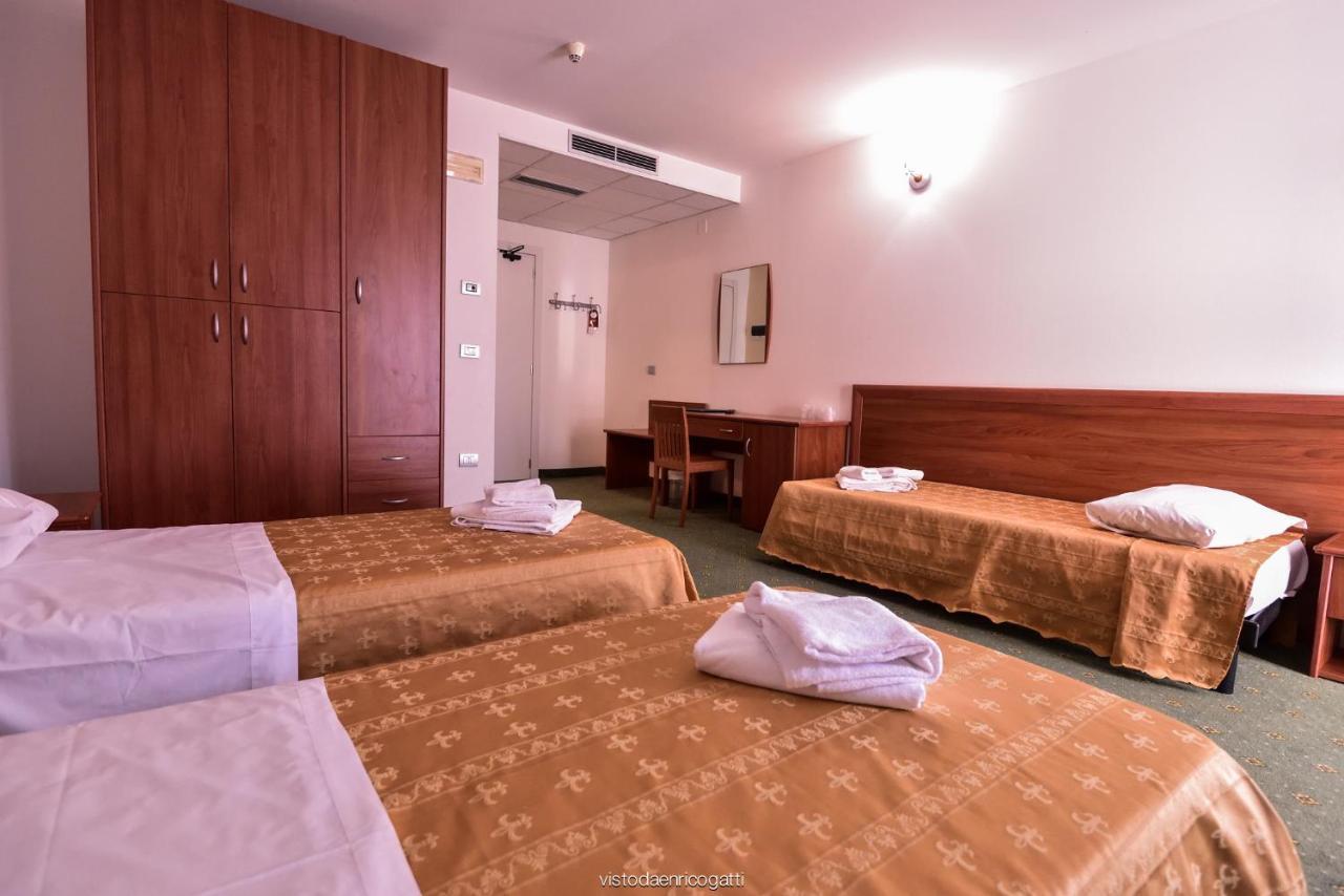 Standard Hotel Udine Pradamano Екстер'єр фото